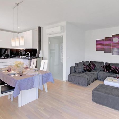 Gromaca Apartment Moretic מראה חיצוני תמונה