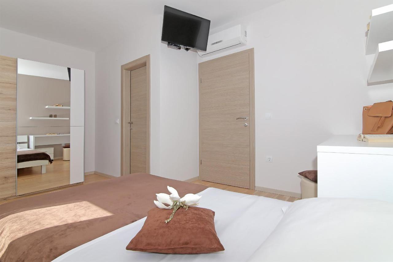 Gromaca Apartment Moretic מראה חיצוני תמונה