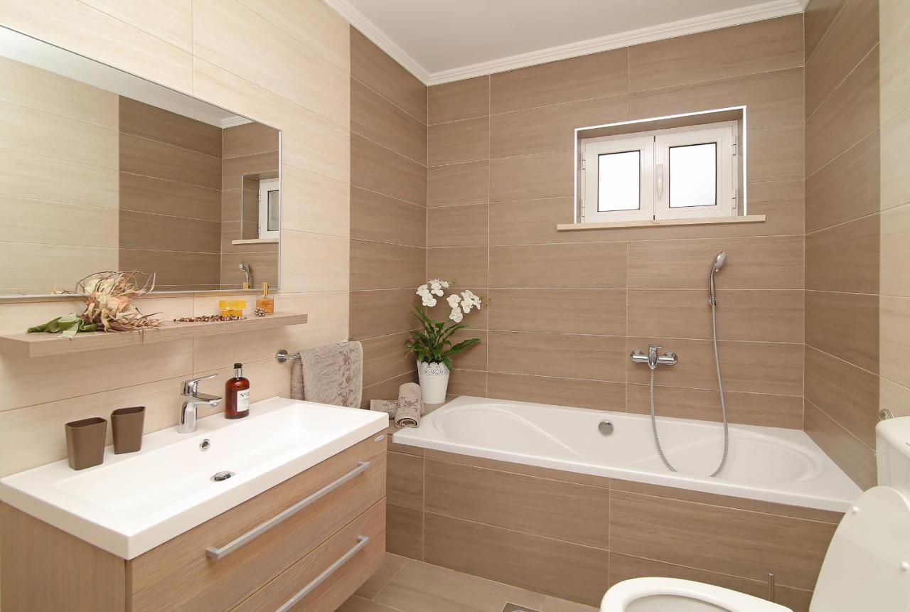 Gromaca Apartment Moretic מראה חיצוני תמונה