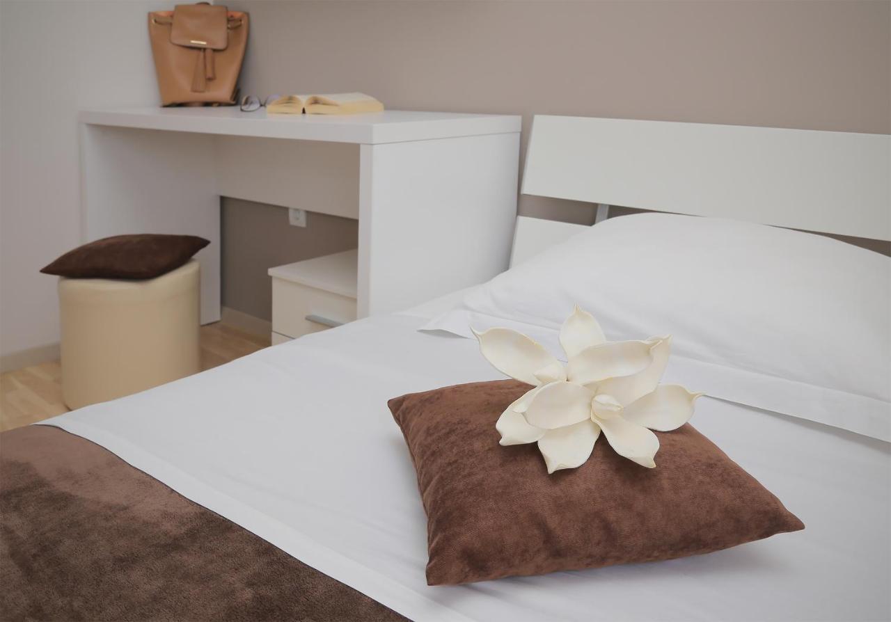 Gromaca Apartment Moretic מראה חיצוני תמונה