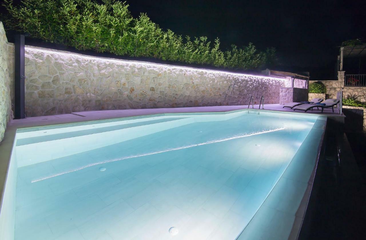 Gromaca Apartment Moretic מראה חיצוני תמונה